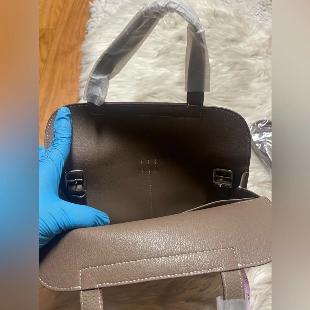 Etoupe Leather Hazlan style Crossbody  Bag - Picture 15 of 16